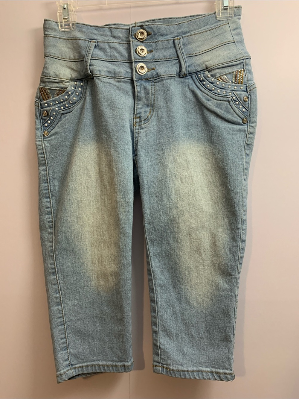 Silver Diva Studded Cropped Capris with Triple-Button Waist